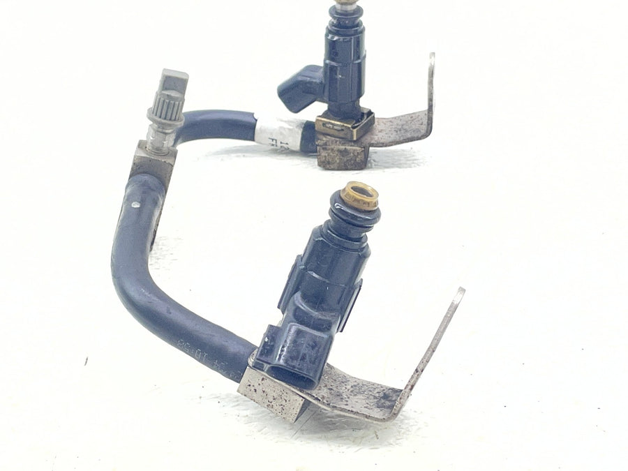 04-06 VICTORY KINGPIN MAIN PRIMARY GAS FUEL INJECTORS RAIL 2520207