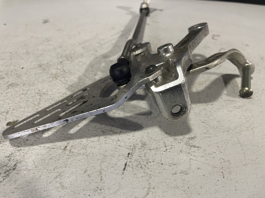 03-05 YAMAHA YZF R6/YZF R6S LEFT REARSET REAR SET FOOT PEG W SHIFTER AND LINKAGE