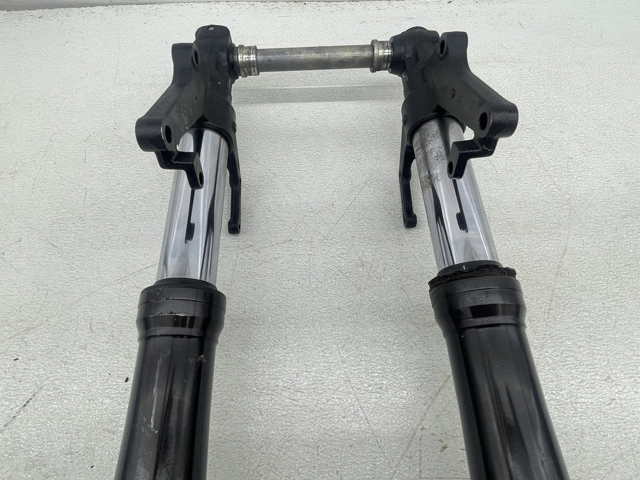 06-15 YAMAHA FZ1 FZ1S FRONT FORKS SHOCK SUSPENSION TRIPLE TREE STRAIGHT