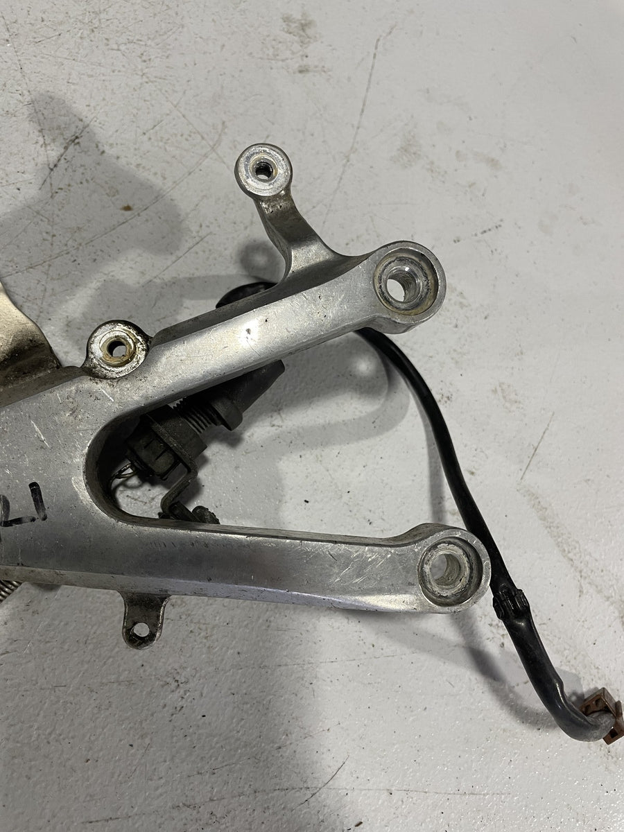 02-03 YAMAHA YZF R1 RIGHT REARSET REAR SET DRIVER FOOT PEG REST STOP
