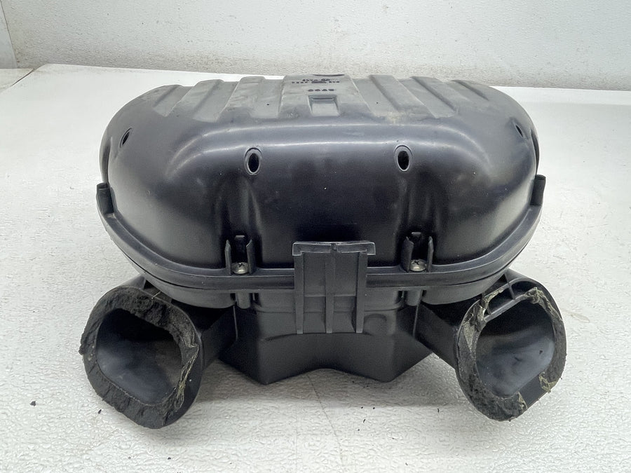 04-05 SUZUKI GSXR750 AIRBOX AIR INTAKE FILTER BOX 13700-30G00
