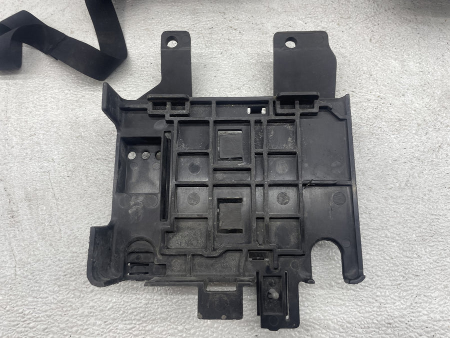 12-16 HARLEY-DAVIDSON STREET GLIDE FLHX BATTERY TRAY BOX HOLDER