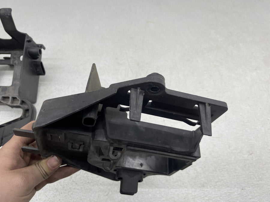 07-11 HARLEY-DAVIDSON STREET GLIDE FLHX BATTERY TRAY BOX HOLDER