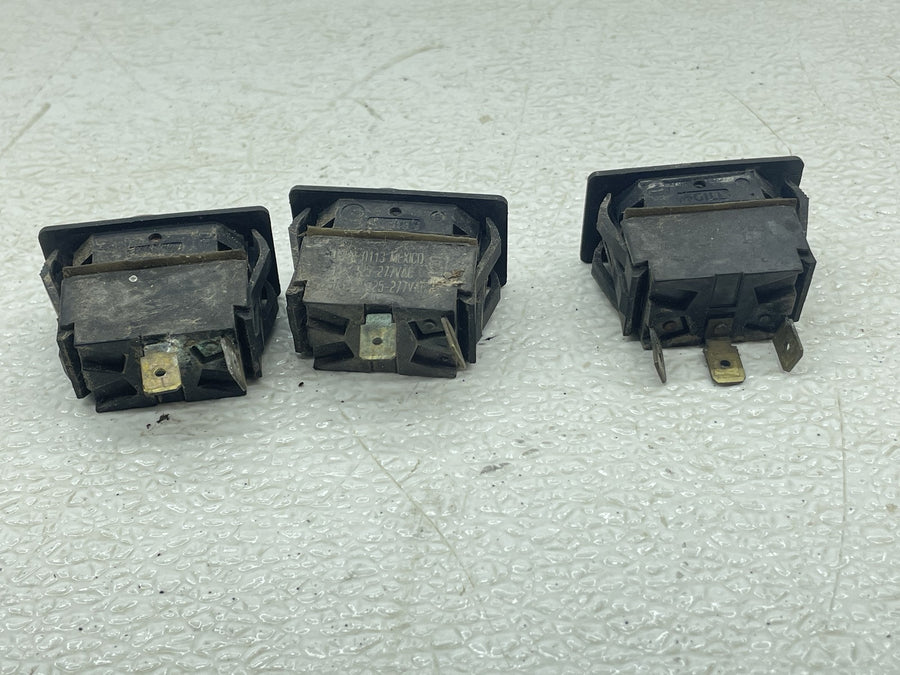 04-10 KUBOTA RTV900 UPPER DASH CONTROL SWITCH SWITCHES