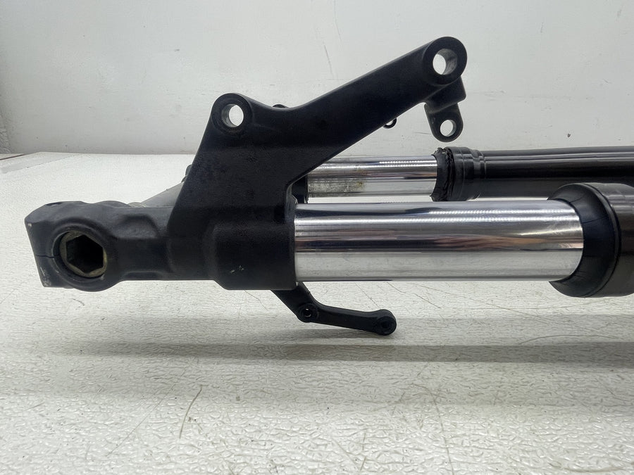 06-15 YAMAHA FZ1 FZ1S FRONT FORKS SHOCK SUSPENSION TRIPLE TREE STRAIGHT