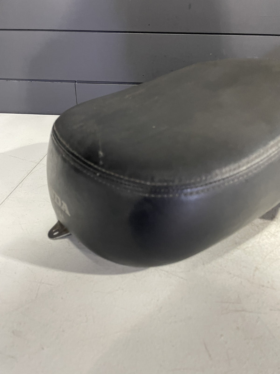 1995 HONDA SHADOW 1100 VT1100C FRONT REAR DRIVER PASSENGER SEAT
