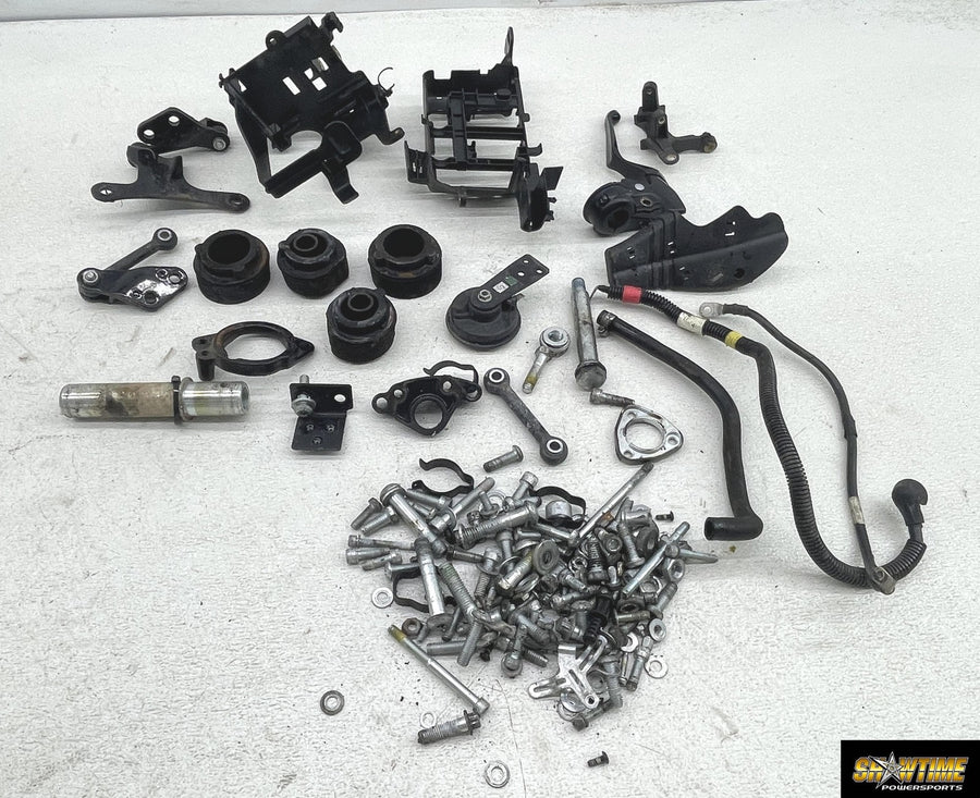 21-22 HARLEY-DAVIDSON IRON 883 XL883N PARTS HARDWARE MOUNTS HORN BATTERY TRAY