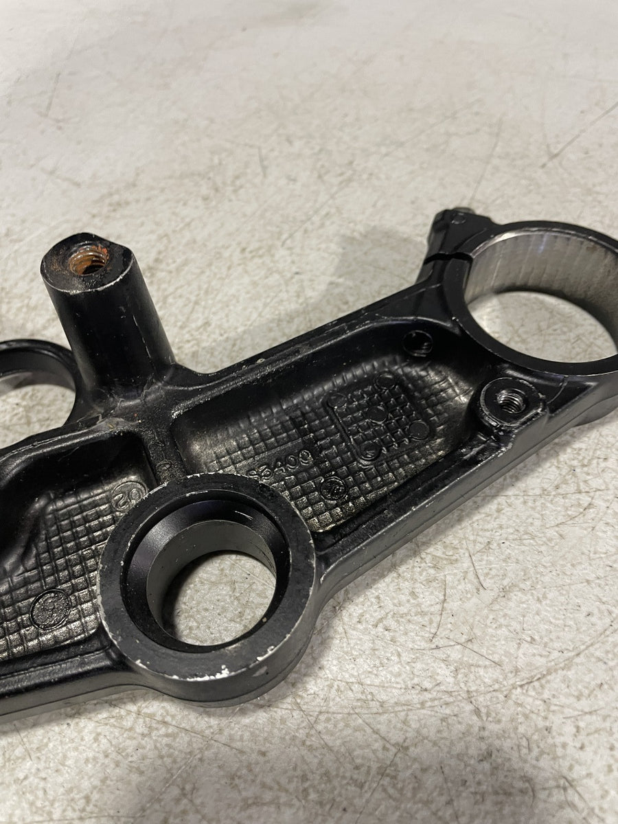 01-03 SUZUKI GSXR600 FORKS UPPER TRIPLE TREE CLAMP