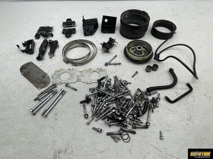 00-01 YAMAHA WAVERUNNER XL800 ENGINE PARTS HARDWARE FLYWHEEL MOUNT BRACKET BOLTS