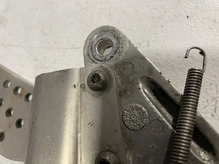 02-03 YAMAHA YZF R1 RIGHT REARSET REAR SET DRIVER FOOT PEG REST STOP