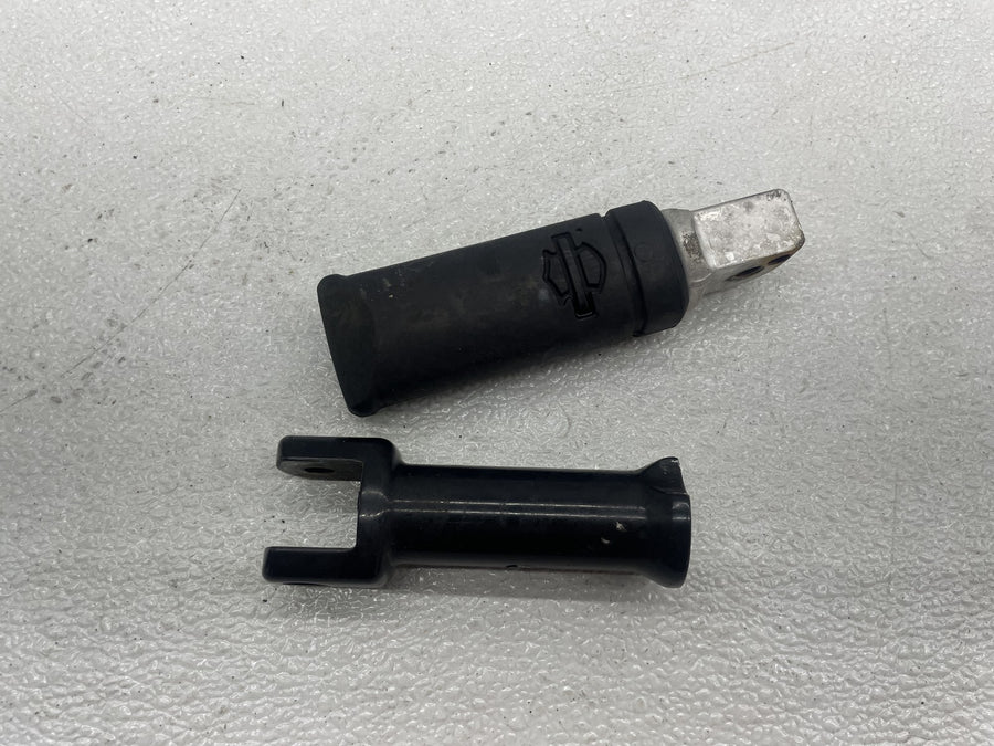 20-24 HARLEY-DAVIDSON SOFTAIL STANDARD FXST REAR PASSENGER FOOT PEGS PAIR SET