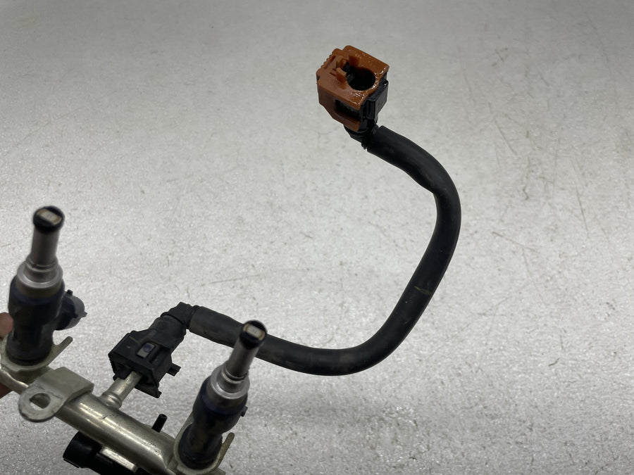 06-15 YAMAHA FZ1 FUEL INJECTORS W/ RAIL