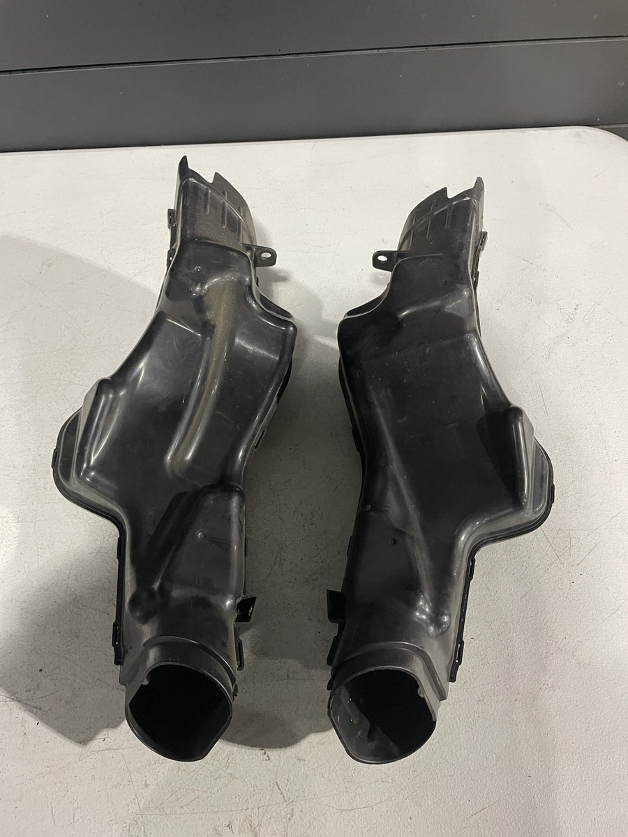 07-08 SUZUKI GSXR1000 LEFT RIGHT RAM AIR INTAKE TUBE DUCTS