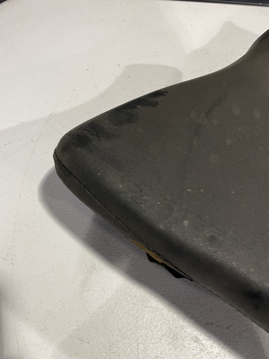 98-99 SUZUKI GSXR750 SRAD FRONT DRIVERS SEAT PAD SADDLE PILLION