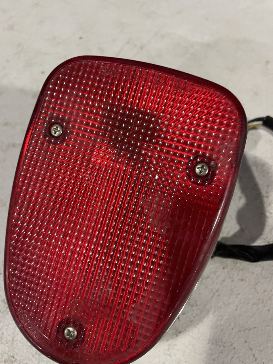 98-07 YAMAHA V STAR 650 XVS650 CLASSIC TAILLIGHT REAR TAIL BRAKE LIGHT