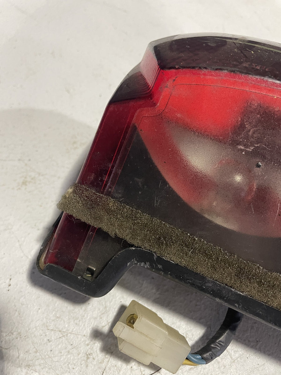 97 YAMAHA YZF1000R REAR TAIL TAILLIGHT BACK BRAKE LIGHT