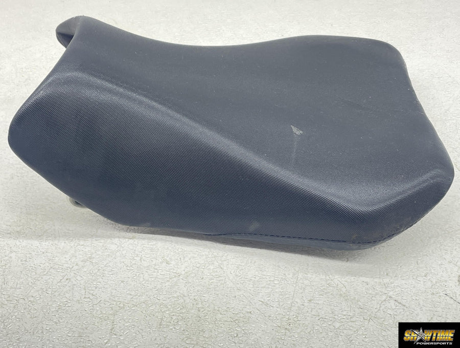 11-26 SUZUKI GSXR750 GSXR600 FRONT DRIVERS SEAT PAD SADDLE PILLION