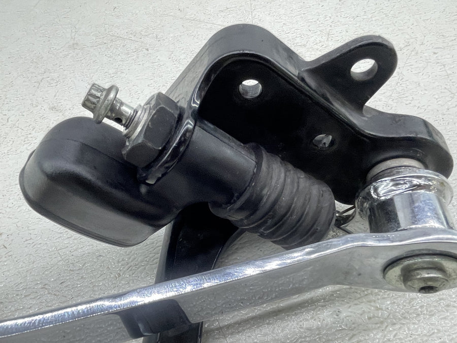 07-09 HARLEY-DAVIDSON SOFTAIL NIGHT TRAIN FXSTB REAR BRAKE MASTER CYLINDER MOUNT