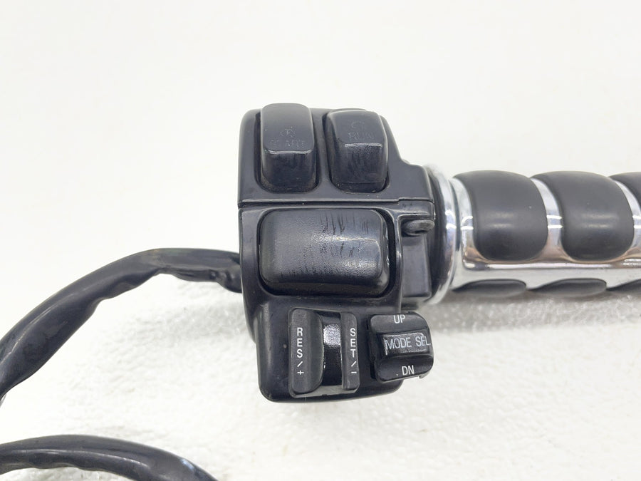 07-11 HARLEY-DAVIDSON STREET GLIDE FLHX RIGHT CONTROL SWITCH