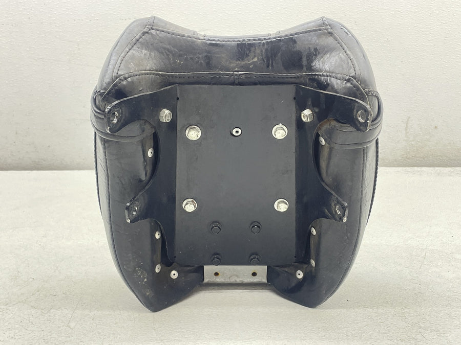04-06 VICTORY KINGPIN REAR BACK PASSENGER SEAT BACK REST 2683240