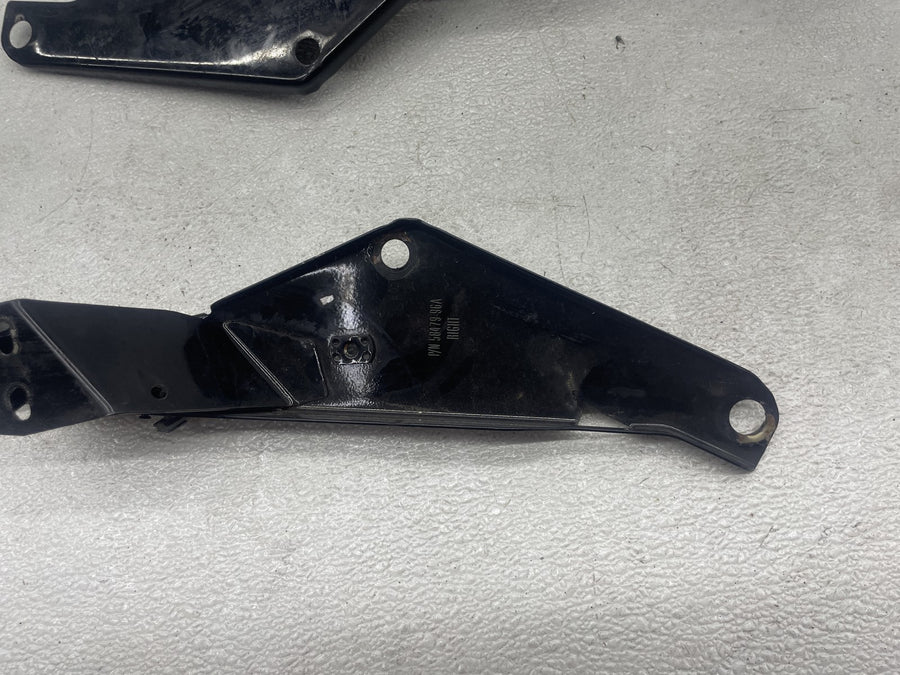 07-11 HARLEY-DAVIDSON ELECTRA GLIDE CLASSIC UPPER FAIRING SUPPORT BRACKETS PAIR