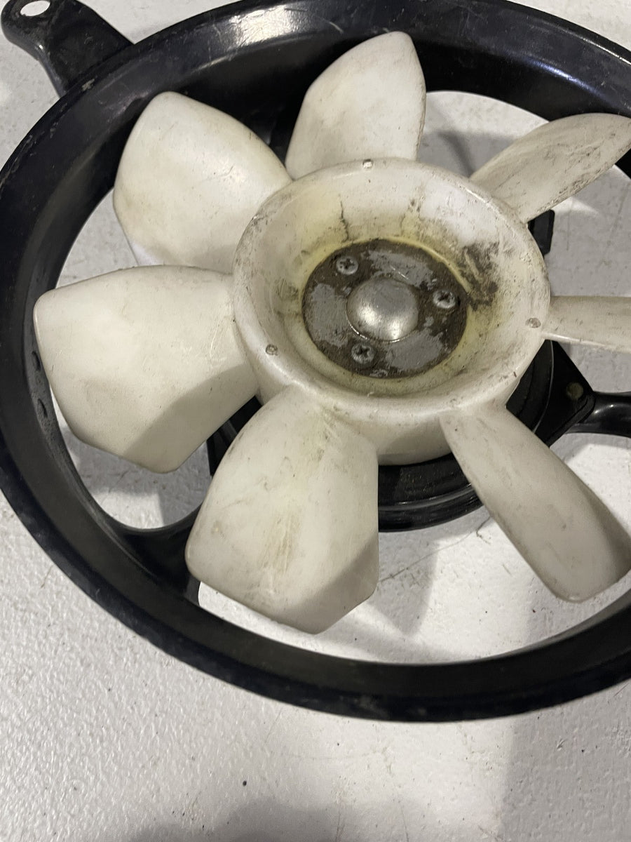 99-04 TRIUMPH SPRINT ST 955 ENGINE RADIATOR COOLING FAN