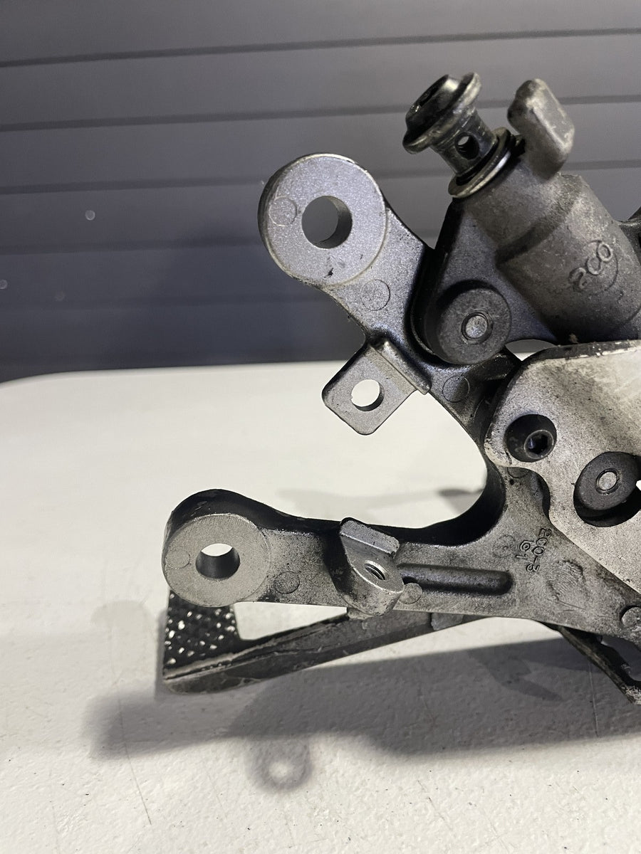 03-05 YAMAHA YZF R6/YZF R6S RIGHT REARSET REAR SET REAR BRAKE MASTER BRAKE LEVER