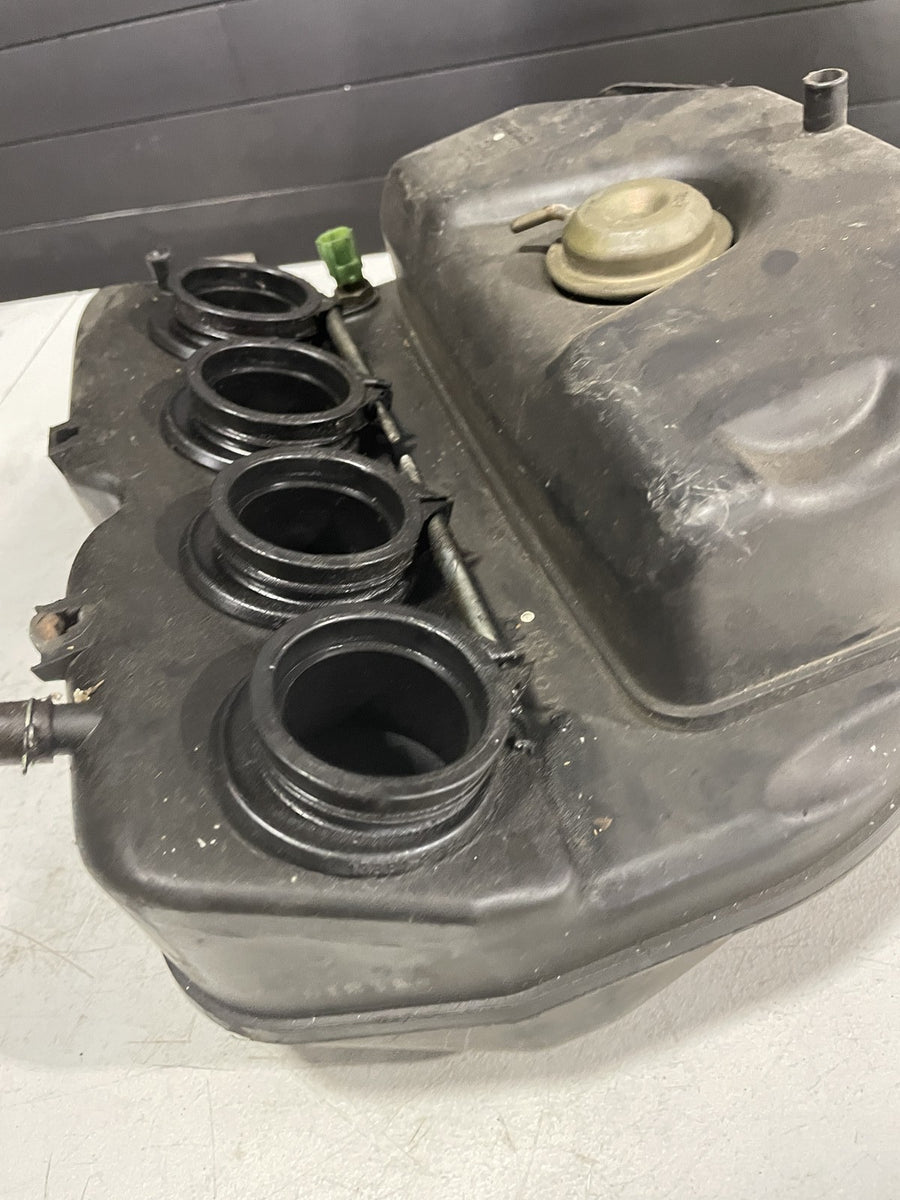 1997 SUZUKI GSXR600 SRAD AIRBOX AIR INTAKE FILTER BOX 13700-34E50
