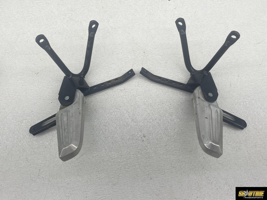 2011 HONDA PCX125 FRONT FOOT RESTS PEGS STEPS SET PAIR