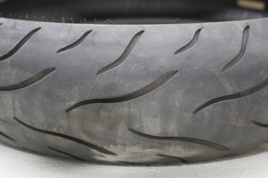 KENDA KM1 ST ROAD 120/70 ZR17 M/C (58W) FRONT TIRE (TREAD:4/32NDS)