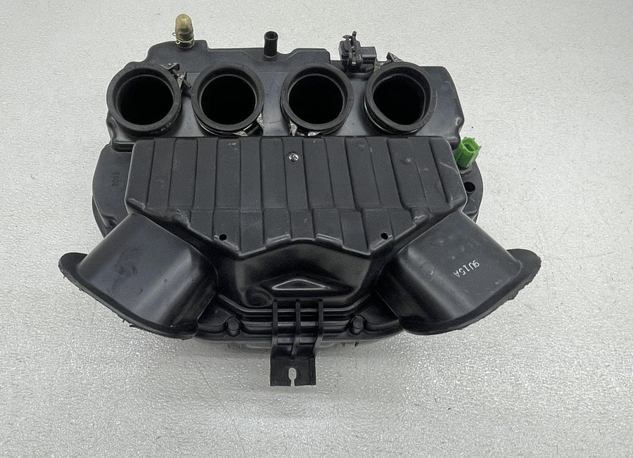04-05 SUZUKI GSXR750 AIRBOX AIR INTAKE FILTER BOX 13700-30G00