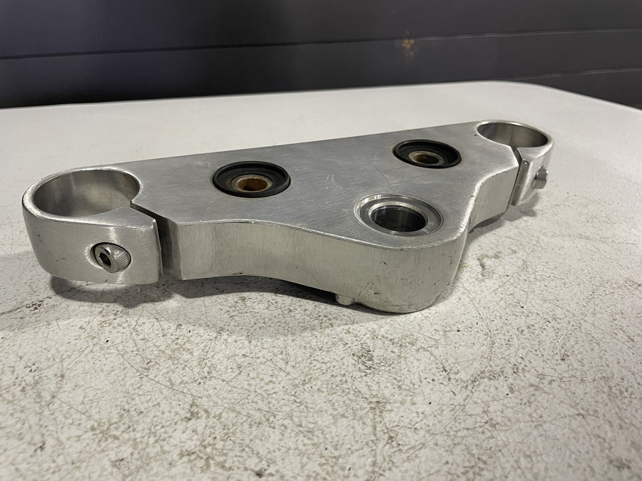 98-16 YAMAHA V STAR 650 XVS650 CUSTOM FORKS UPPER TRIPLE TREE CLAMP