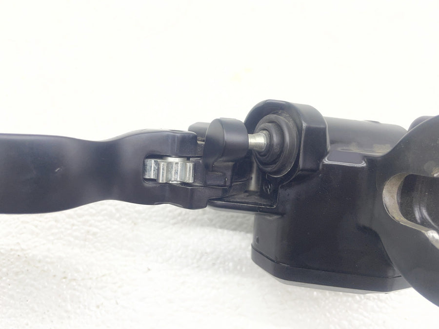 24-26 HARLEY-DAVIDSON ROAD GLIDE FLTRX FRONT BRAKE MASTER CYLINDER