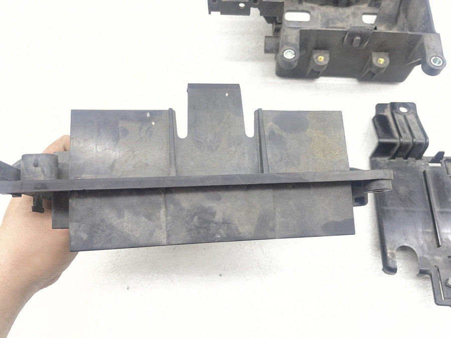 12-16 HARLEY-DAVIDSON ROAD GLIDE SPECIAL FLTRXS BATTERY TRAY BOX HOLDER