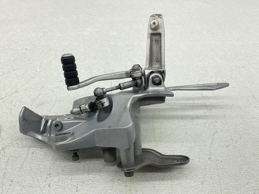 09-14 BMW F800R LEFT REARSET REAR SET FOOT PEG W SHIFTER