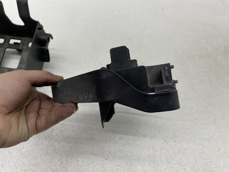 07-11 HARLEY-DAVIDSON STREET GLIDE FLHX BATTERY TRAY BOX HOLDER
