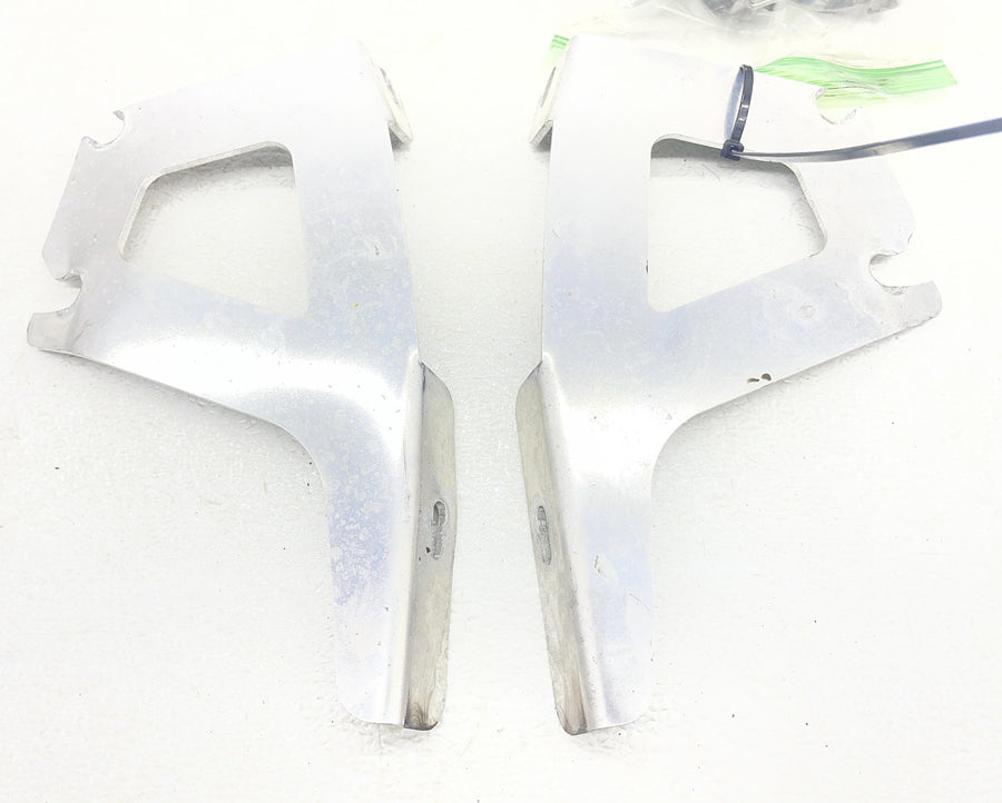 04-06 VICTORY KINGPIN WINDSHIELD WIND SCREEN MOUNTS BRACKETS