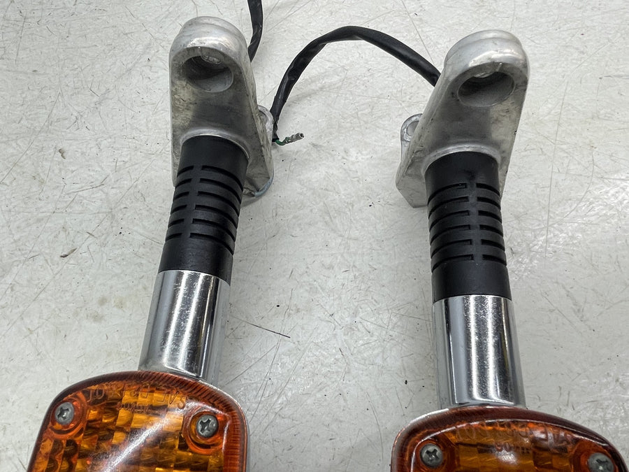 83 HONDA SHADOW 750 VT750  FRONT LEFT RIGHT TURN SIGNALS LIGHT INDICATORS