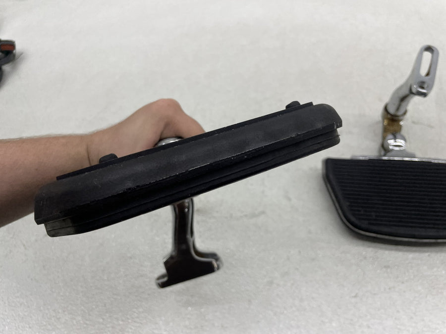 07-11 HARLEY-DAVIDSON ELECTRA GLIDE ULTRA CLASSIC REAR PASSENGER FLOORBOARDS
