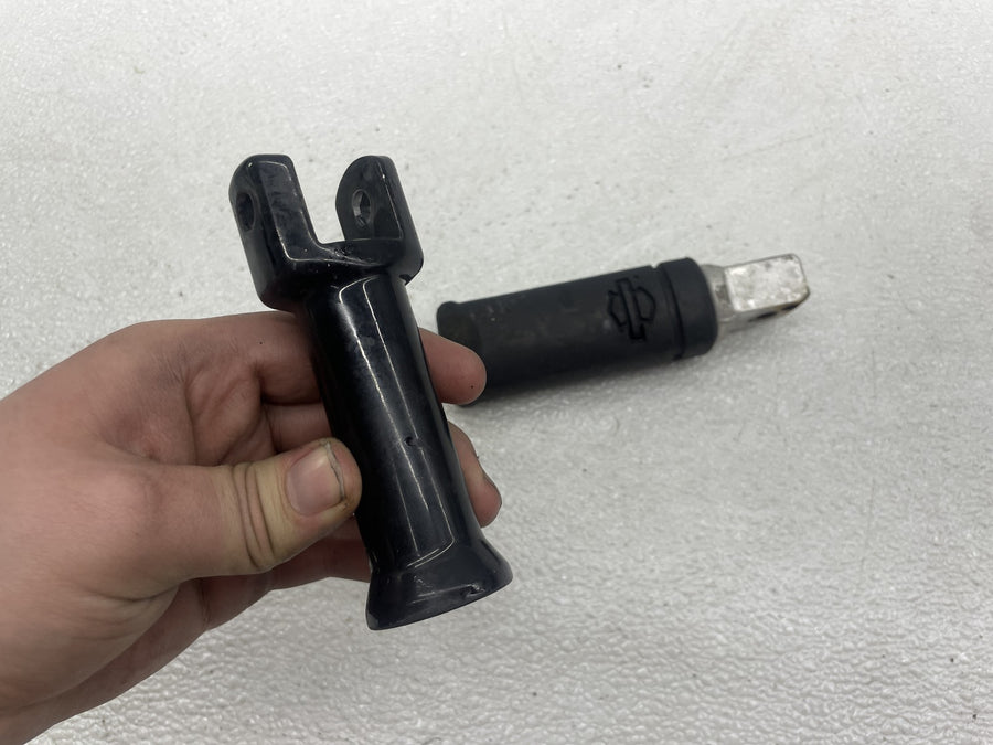 20-24 HARLEY-DAVIDSON SOFTAIL STANDARD FXST REAR PASSENGER FOOT PEGS PAIR SET