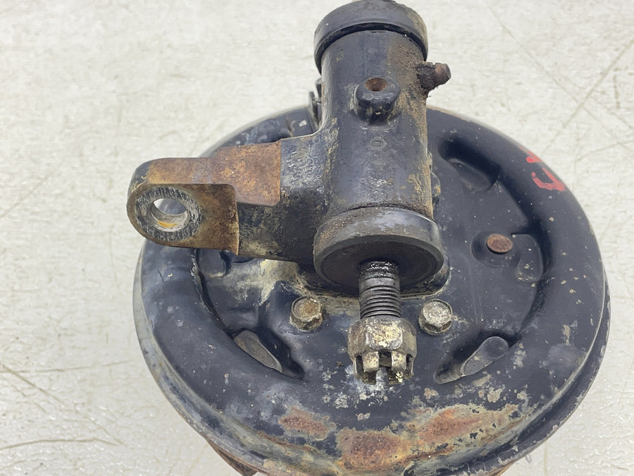 91-96 HONDA FOURTRAX 200 TRX200 TYPE II FRONT LEFT HUB DRUM SPINDLE KNUCKLE