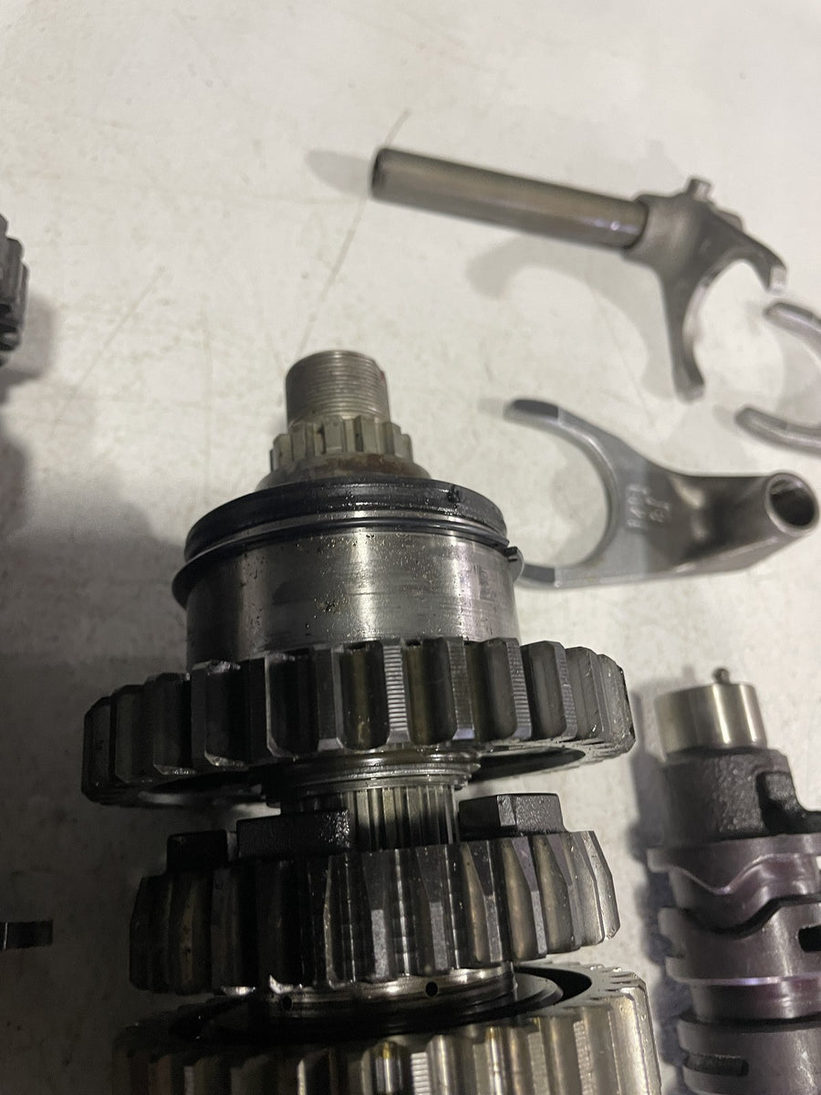 09-14 YAMAHA YZF R1 ENGINE TRANSMISSION GEARS OUTPUT MAIN SHAFT