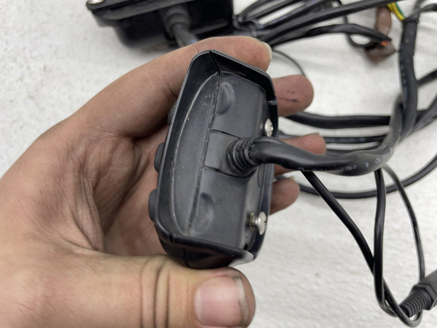 07-11 HARLEY-DAVIDSON ROAD KING CLASSIC FLHRC AMPLIFIER & VOLUME CONTROL SWITCH