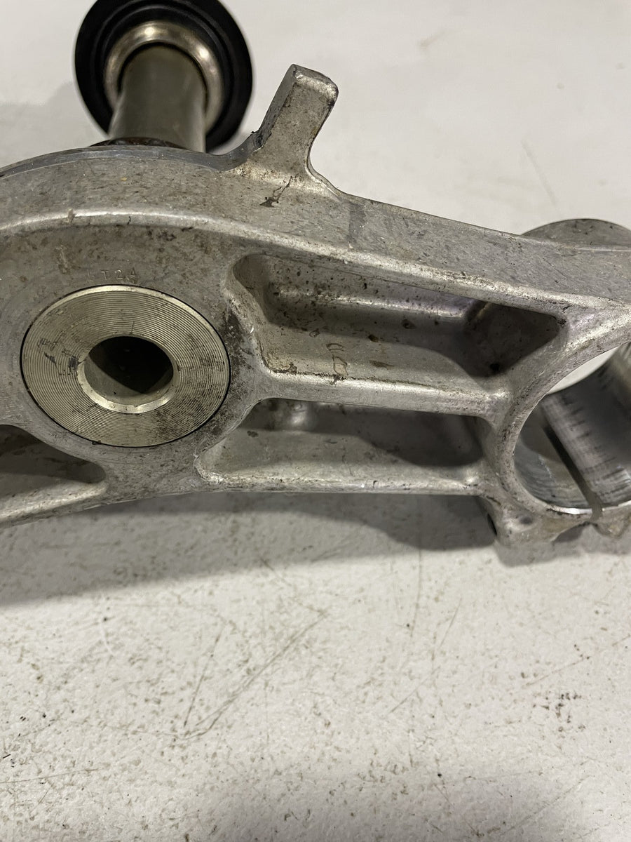 05-06 KAWASAKI NINJA ZX6R ZX636C FRONT FORKS CLAMP LOWER TRIPLE TREE STEM