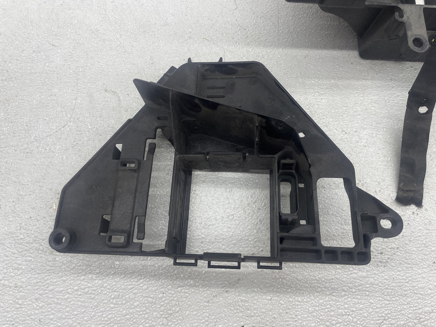 07-11 HARLEY-DAVIDSON ELECTRA GLIDE CLASSIC FLHTC BATTERY TRAY BOX HOLDER