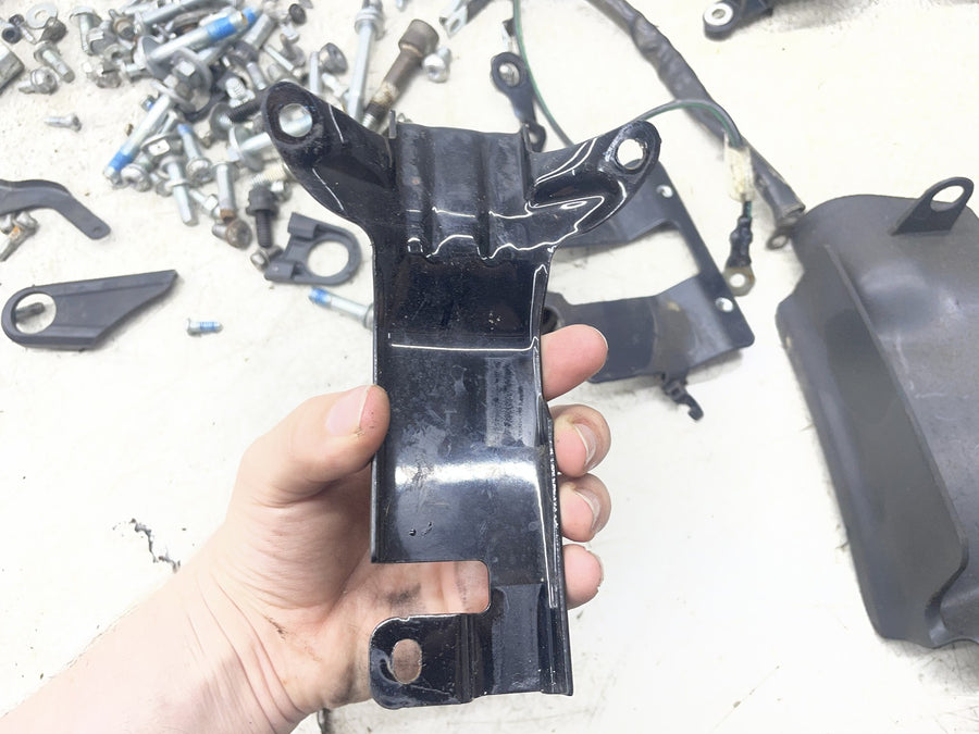 20-24 HARLEY-DAVIDSON SOFTAIL STANDARD FXST PARTS HARDWARE