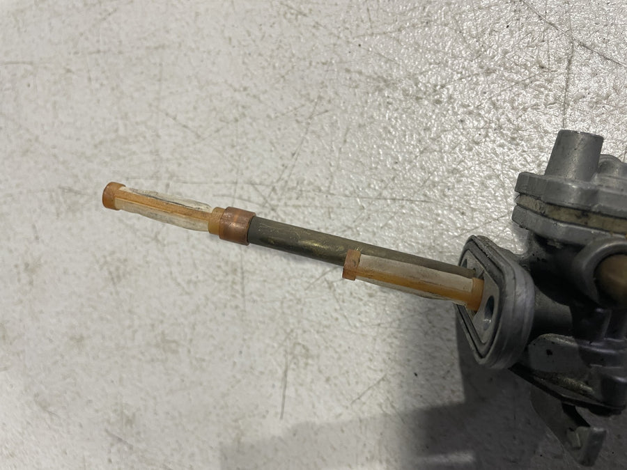 94-09 KAWASAKI NINJA 500R EX500D FUEL GAS TANK PETCOCK SHUT ON OFF VALVE
