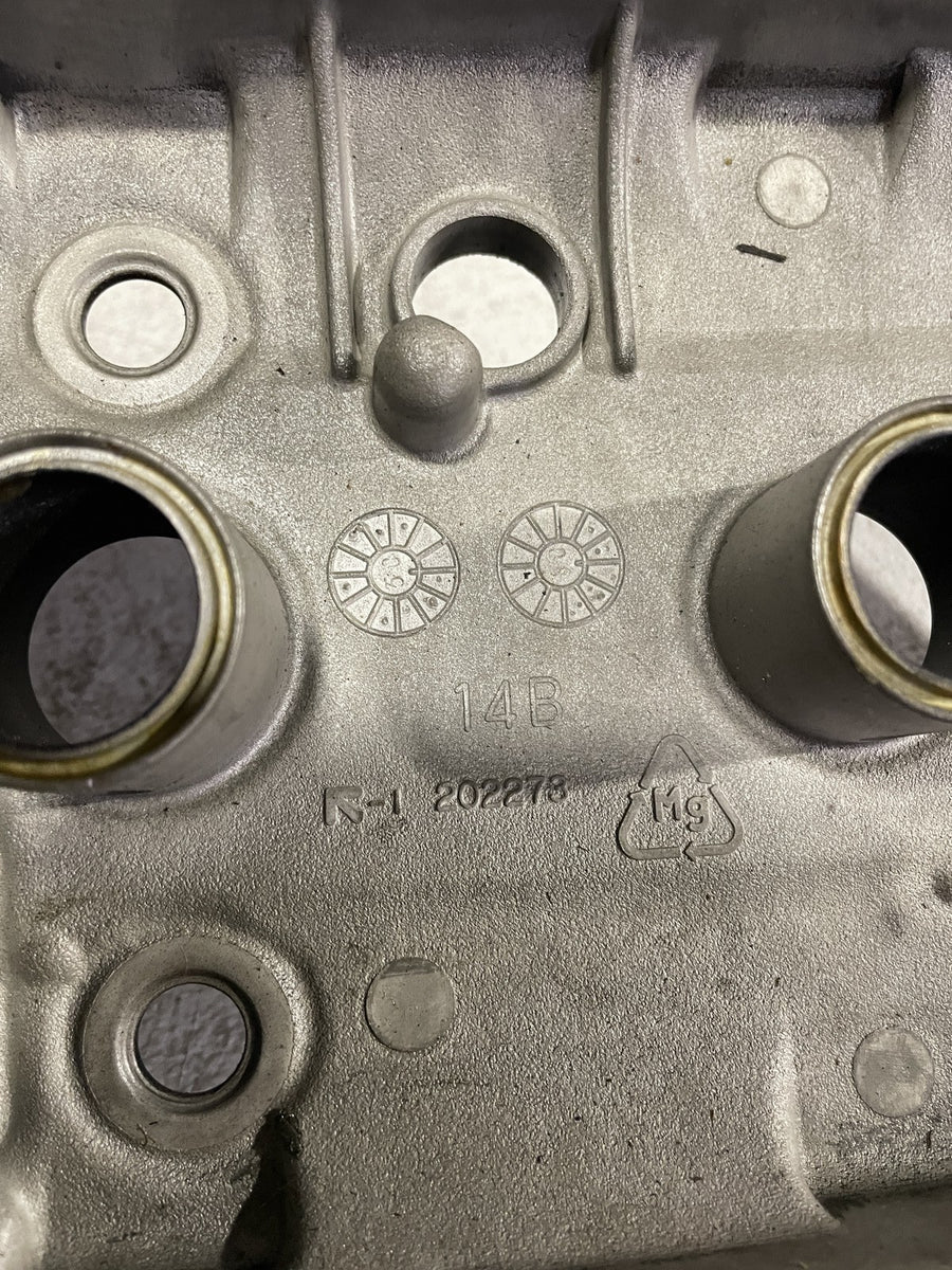 09-14 YAMAHA YZF R1 ENGINE TOP END CYLINDER HEAD COVER 14B-11191-00-00
