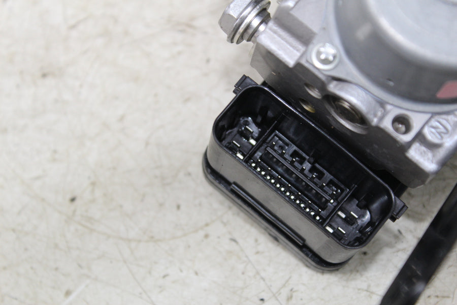 24 KAWASAKI NINJA ZX4R ABS PUMP UNIT MODULE