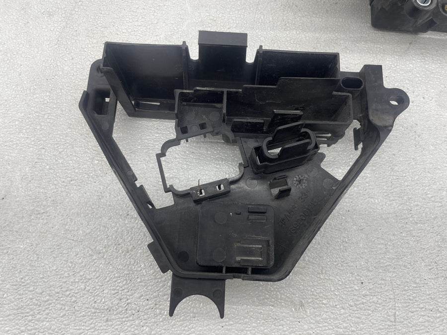 17-23 HARLEY-DAVIDSON ROAD GLIDE SPECIAL FLTRXS BATTERY TRAY BOX HOLDER